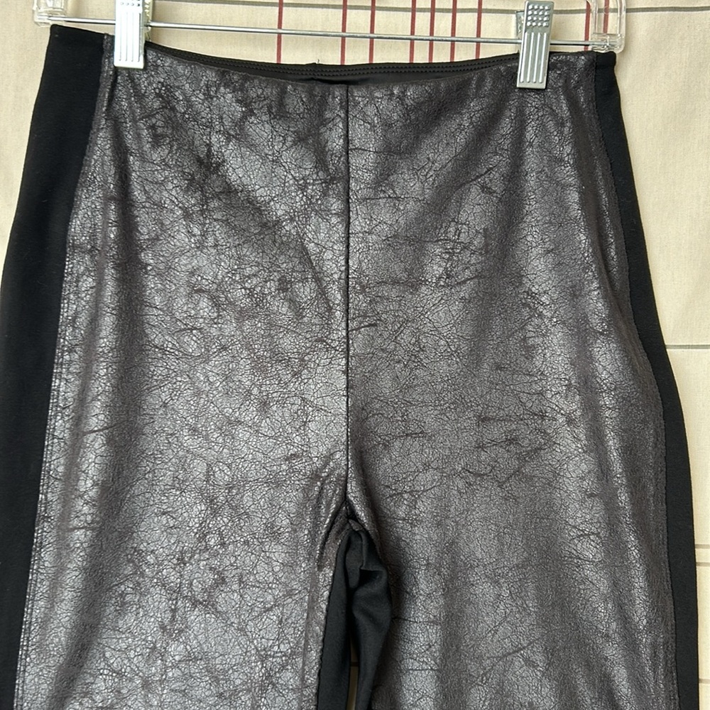 LYSSE Fit Vegan Leather Leggings Rustic “Crackled” Bikercore Front Panel Black M